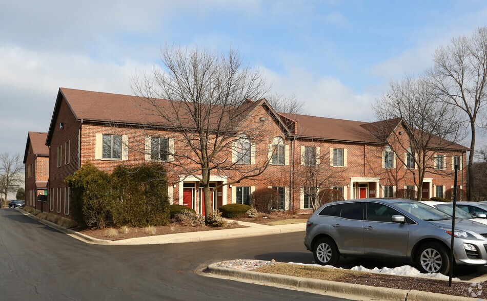 1440 Maple Ave, Lisle, IL à louer - Photo de l’immeuble – Image 3 sur 35