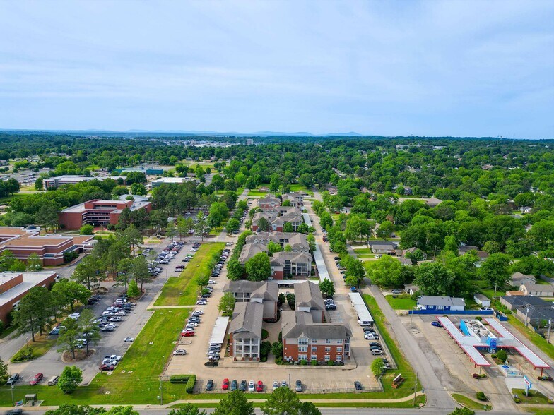 801 N 49th St, Fort Smith, AR à vendre - Photo de l’immeuble – Image 2 sur 27