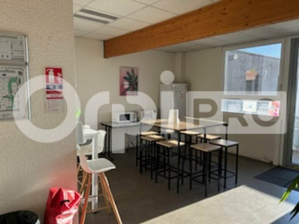 Bureau dans Villefranche-sur-Saône à louer Photo intérieure– Image 1 sur 7