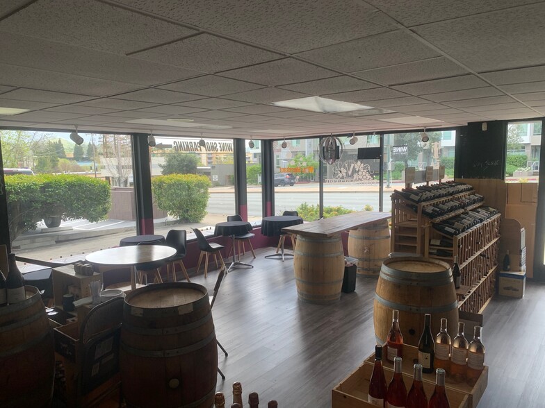 554 Ygnacio Valley Rd, Walnut Creek, CA à louer - Photo de l’immeuble – Image 2 sur 10
