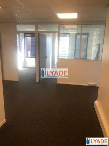 348 Avenue Du Prado, Marseille à louer - Photo de l’immeuble – Image 3 sur 6