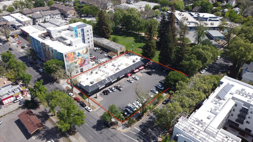 1601-1611 F St, Sacramento, CA à vendre - Photo de l’immeuble – Image 1 sur 12