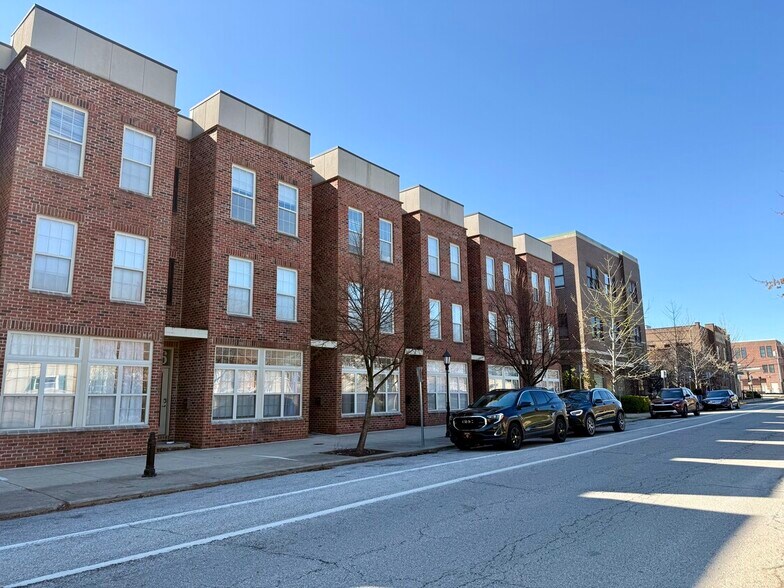 342 S Washington St, Bloomington, IN à vendre - Photo de l’immeuble – Image 2 sur 12