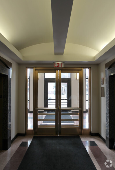 3000 N Halsted St, Chicago, IL à louer - Hall d’entrée – Image 3 sur 7