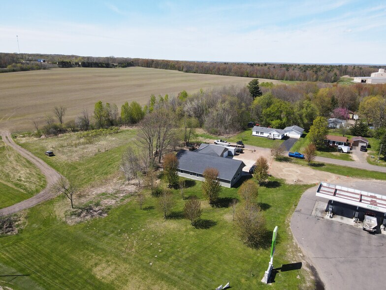 359 Elm st, New Auburn, WI à vendre - Photo de l’immeuble – Image 3 sur 40