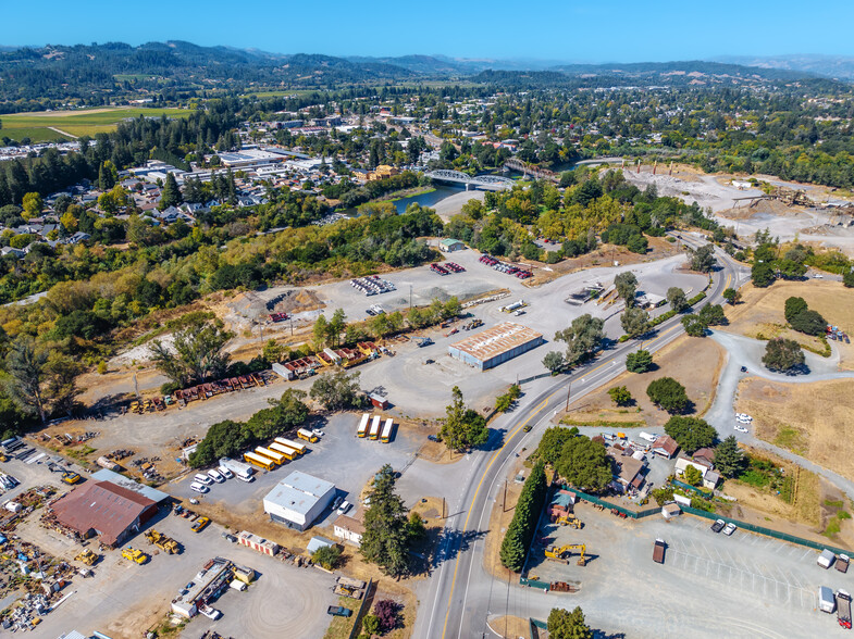 13611 Healdsburg Ave, Healdsburg, CA à louer - Aérien – Image 3 sur 9