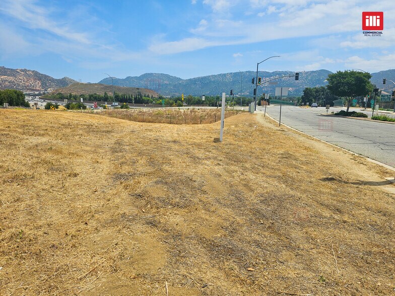 5800 Mt Sinai Dr, Simi Valley, CA à vendre - Photo de l’immeuble – Image 3 sur 5