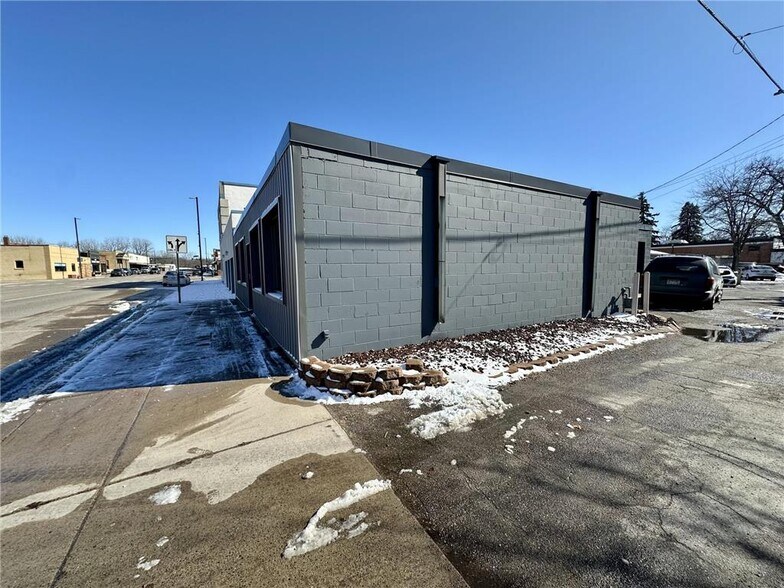 605 1st St, Princeton, MN à vendre - Photo de l’immeuble – Image 2 sur 16