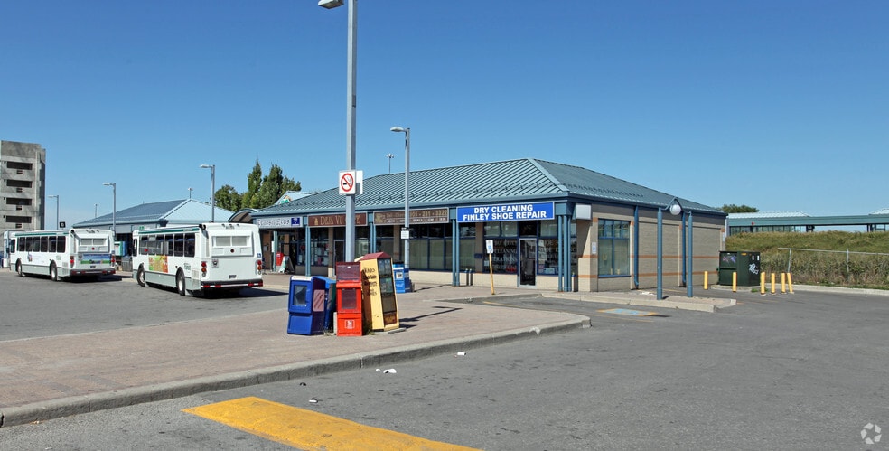 100 Westney Rd S, Ajax, ON à louer - Photo principale – Image 2 sur 5