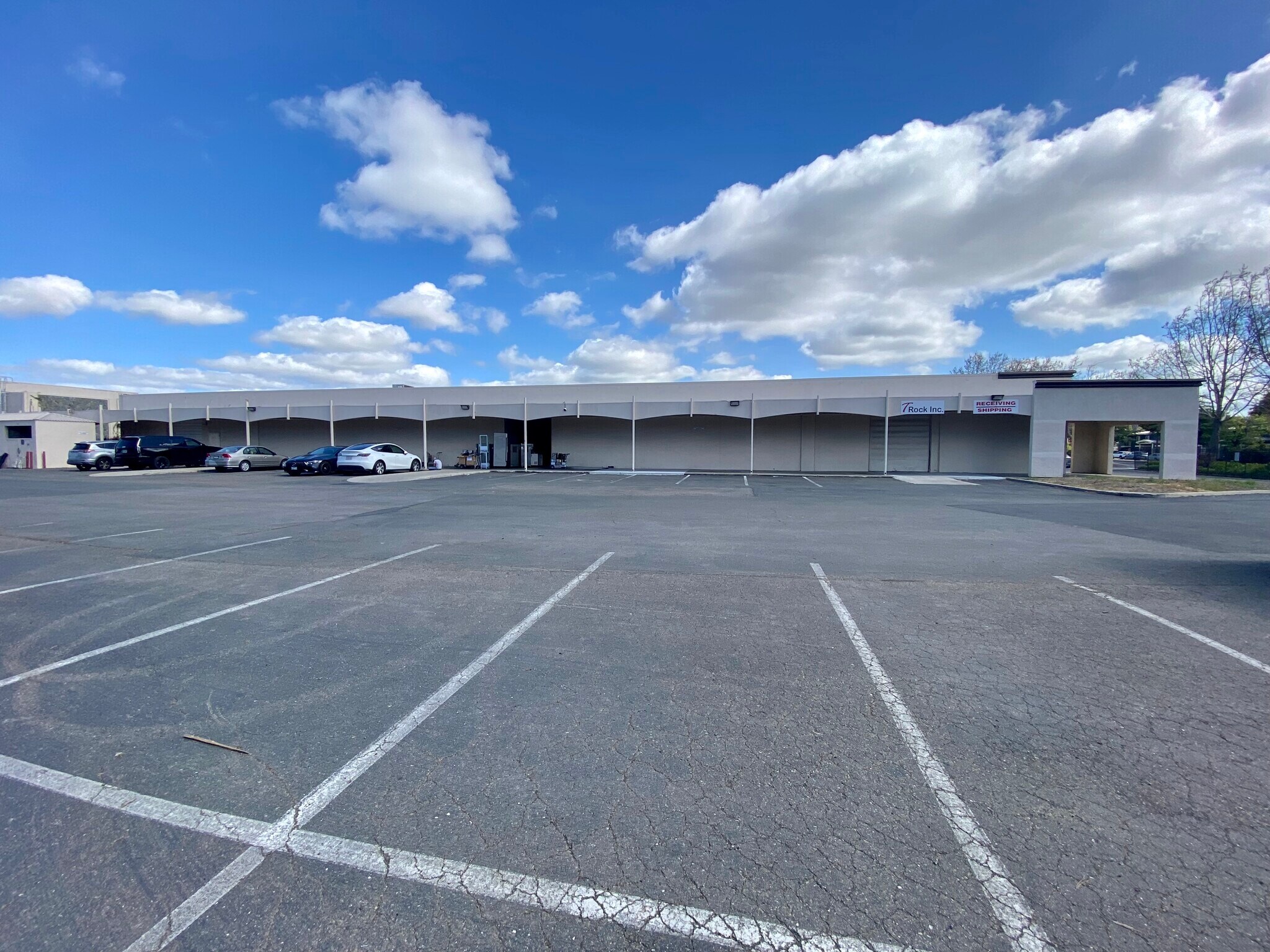 35201-35233 Newark Blvd, Newark, CA à louer Photo de l’immeuble– Image 1 sur 2