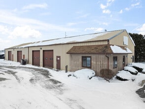 600 Nathan Ln, Elkhorn, WI à louer Photo intérieure– Image 2 sur 18