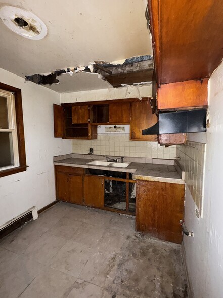 7945 S Dobson Ave, Chicago, IL à vendre - Photo de l’immeuble – Image 2 sur 5