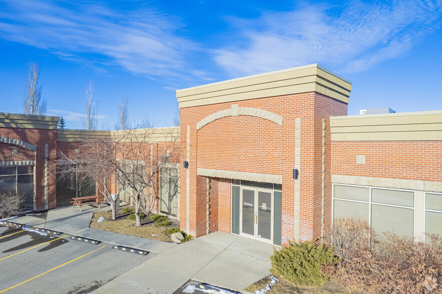 4639 Manhattan Rd SE, Calgary, AB à louer - Photo de l’immeuble – Image 2 sur 3
