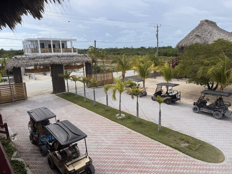 Services hôteliers dans 1023 Caye Caulker North, Caye Caulker à vendre - Photo de l’immeuble – Image 2 sur 23