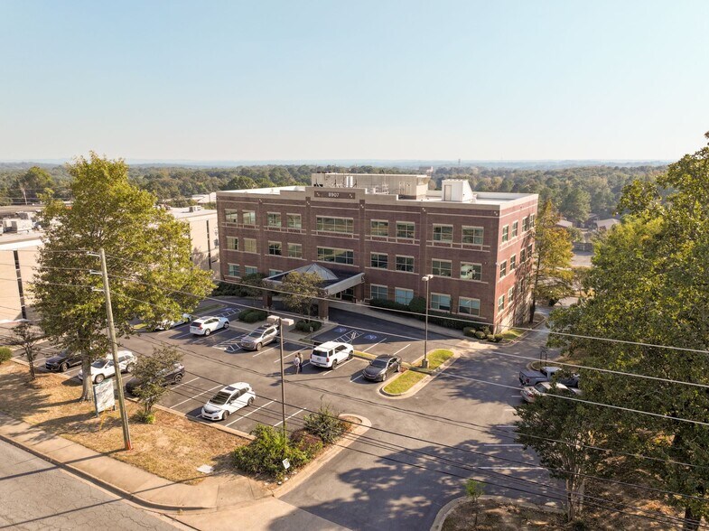 8907 Kanis Rd, Little Rock, AR à vendre - Photo de l’immeuble – Image 1 sur 10