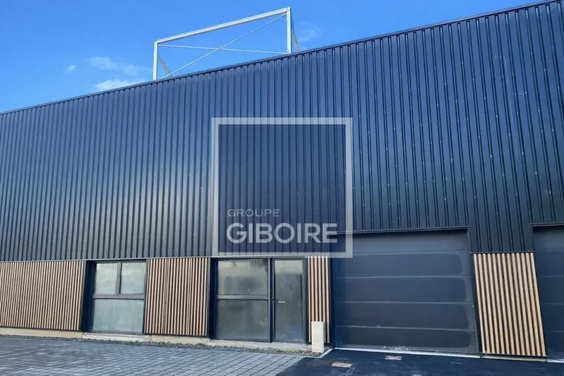 Industriel/Logistique dans Goven à louer Photo de l’immeuble– Image 1 sur 6