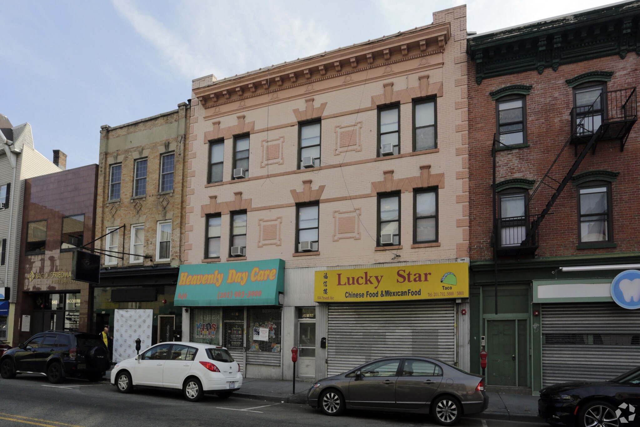 646 Newark Ave, Jersey City, NJ à louer Photo principale– Image 1 sur 44