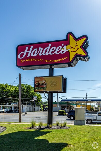 4628 Summer Ave, Memphis, TN à louer - Photo de l’immeuble – Image 3 sur 4