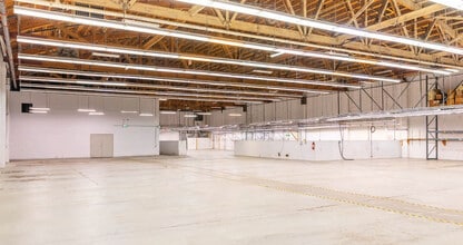 3676 Bainbridge Ave, Burnaby, BC à louer Photo intérieure– Image 2 sur 10