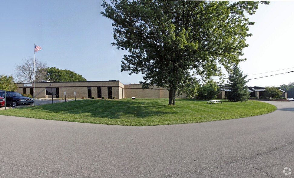 100-102 N Staebler Rd, Ann Arbor, MI à louer - Photo de l’immeuble – Image 3 sur 11
