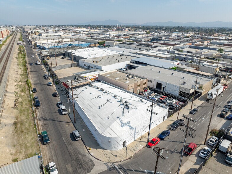7460 Varna Ave, North Hollywood, CA à vendre - Photo de l’immeuble – Image 1 sur 9