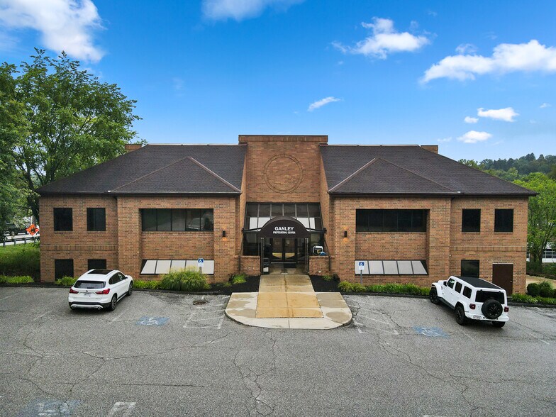 8748 Brecksville Rd, Brecksville, OH à louer - Photo principale – Image 1 sur 13