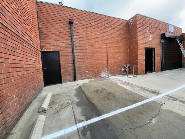 149 W 31st St, Los Angeles, CA à louer - Photo de l’immeuble – Image 2 sur 17