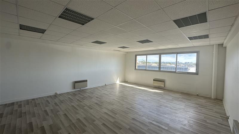 Bureau dans Neuilly-Plaisance à louer Photo intérieure– Image 1 sur 11