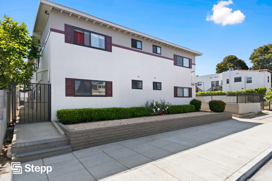 1242 Cedar Ave, Long Beach, CA à vendre - Photo de l’immeuble – Image 2 sur 26