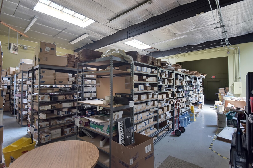 4039 Transport St, Palo Alto, CA à louer - Photo intérieure – Image 3 sur 4