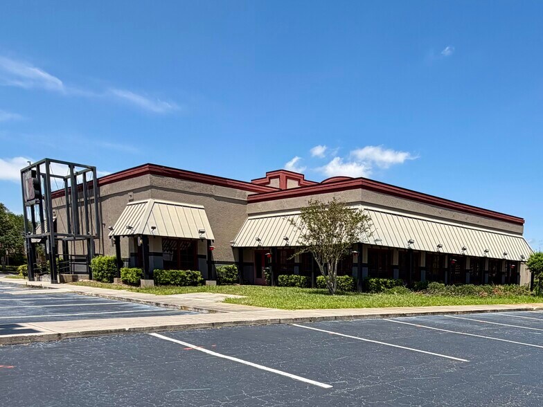 1510 W New Haven Ave, Melbourne, FL à louer - Photo de l’immeuble – Image 2 sur 5