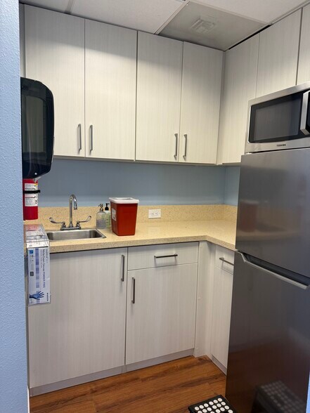 320 Superior Ave, Newport Beach, CA à louer - Photo de l’immeuble – Image 3 sur 12