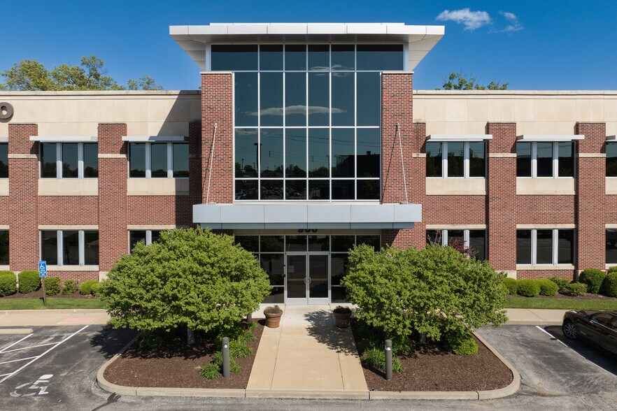 900 N Rock Hill Rd, Saint Louis, MO à vendre - Photo de l’immeuble – Image 2 sur 17