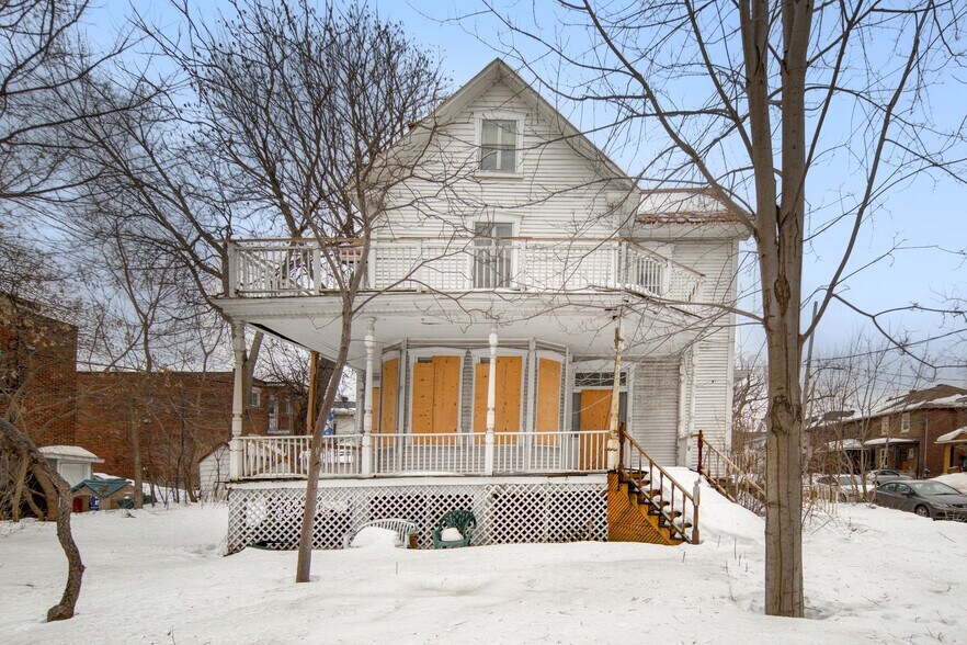 15 Rue Charlotte, Longueuil, QC à vendre - Photo de l’immeuble – Image 3 sur 5