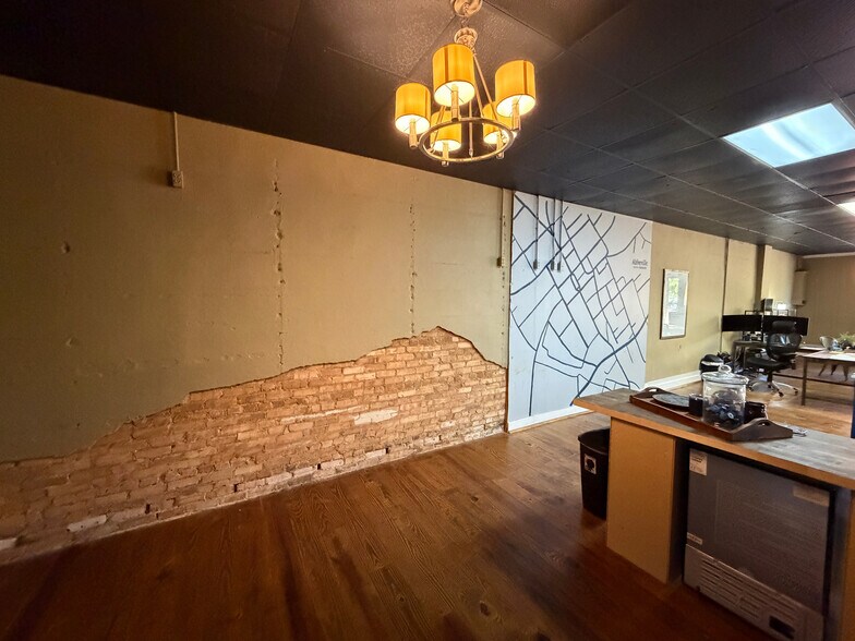 105 W Pickens St, Abbeville, SC à vendre - Photo intérieure – Image 3 sur 18