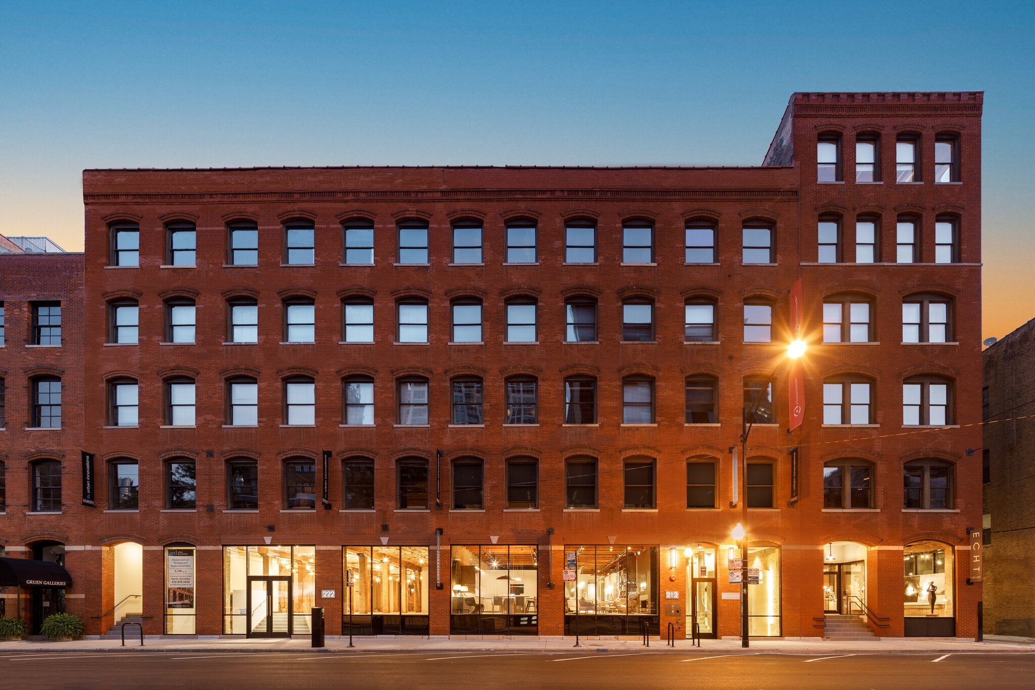 212 W Superior St, Chicago, IL à louer Photo principale– Image 1 sur 3