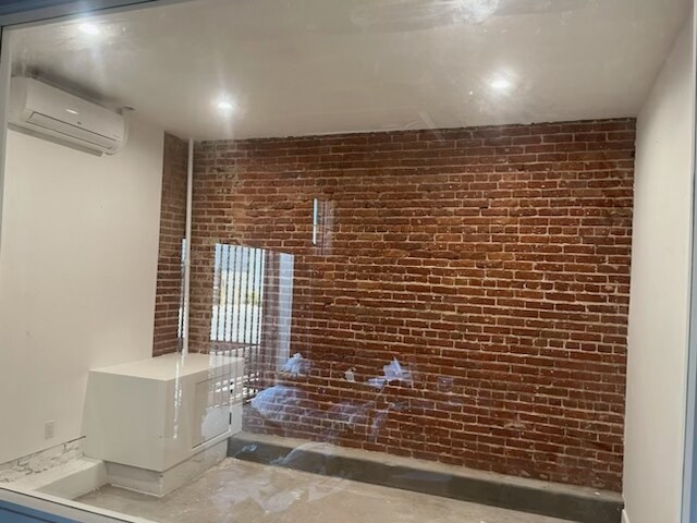 738 E 61st St, Los Angeles, CA à louer - Photo de l’immeuble – Image 2 sur 9