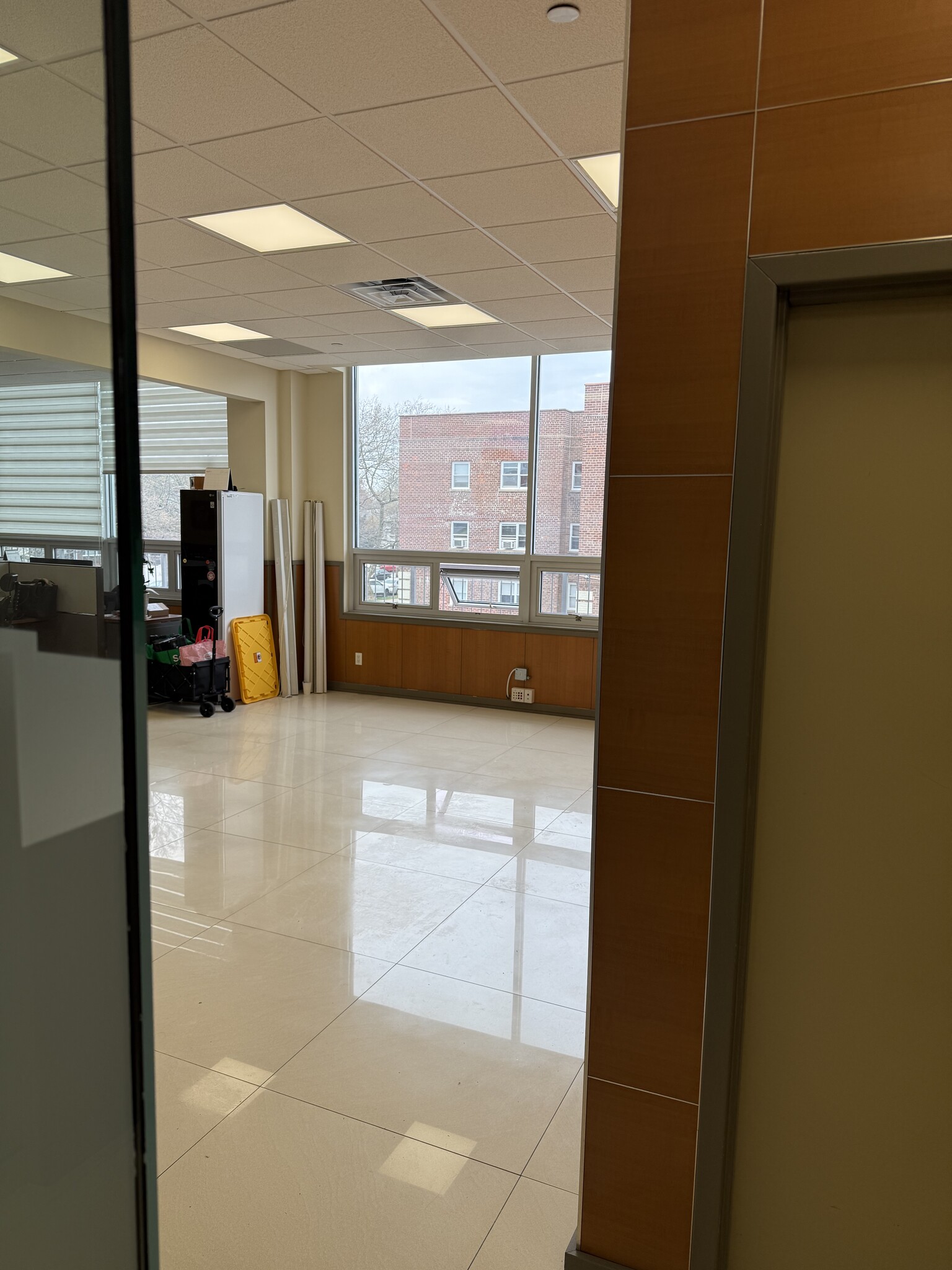 20925-20945 Northern Blvd, Bayside, NY à louer Photo intérieure– Image 1 sur 9