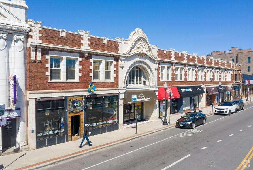 5402-5418 N Clark St, Chicago, IL à vendre - Photo de l’immeuble – Image 1 sur 15