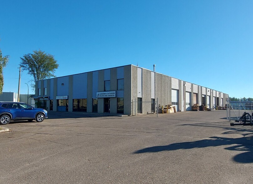 7491 49 Ave, Red Deer, AB à louer - Photo de l’immeuble – Image 1 sur 5