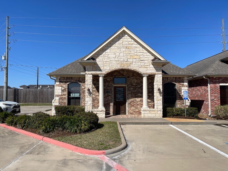 24668 Kingsland Blvd, Katy, TX à louer - Photo de l’immeuble – Image 1 sur 12