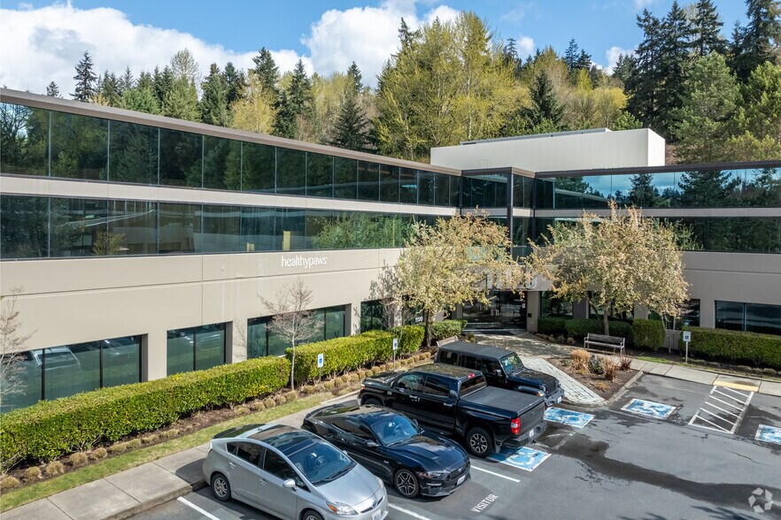 11120 NE 33rd Pl, Bellevue, WA à louer - Photo de l’immeuble – Image 2 sur 5