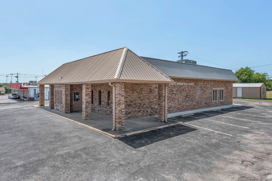 1803 Greenfield Plz, Bryan, TX à vendre - Photo de l’immeuble – Image 2 sur 11