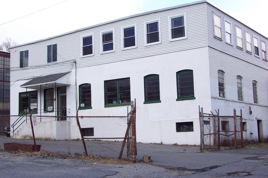 32 Oak Hill Ln, Fitchburg, MA à vendre - Photo de l’immeuble – Image 2 sur 42