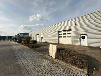 Plus de détails pour Local d'activités à louer