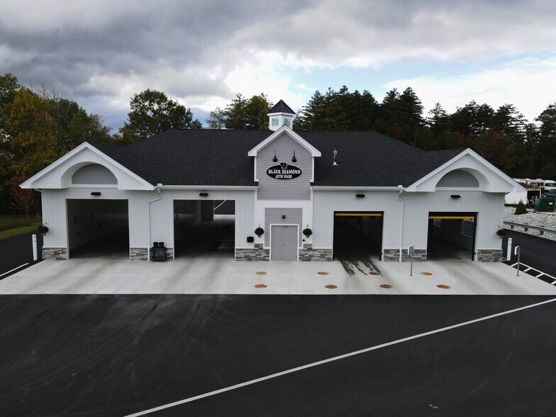 1554 Hooksett Rd, Hooksett, NH à vendre - Photo principale – Image 1 sur 8