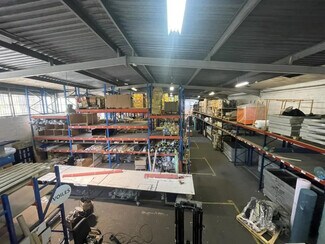 Plus de détails pour Industriel/Logistique à louer