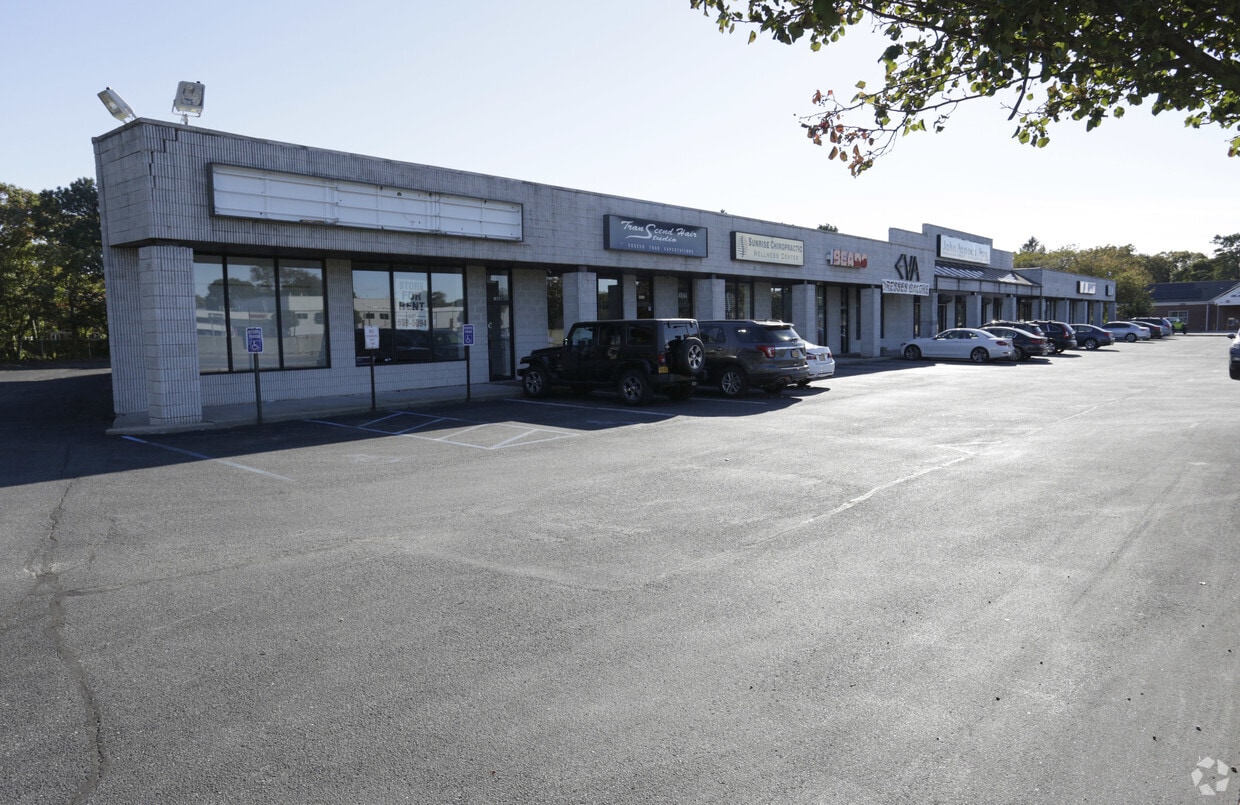 4830-4848 Sunrise Hwy, Sayville, NY à louer Photo intérieure– Image 1 sur 11