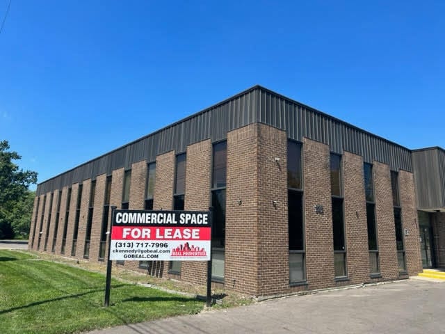 835 Louisa St, Lansing, MI à louer - Photo de l’immeuble – Image 3 sur 14