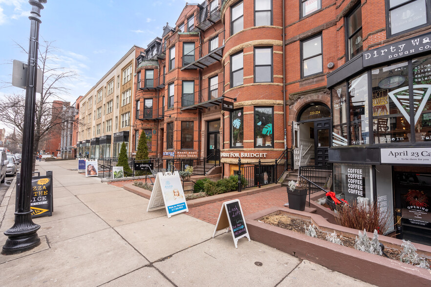 222-224 Newbury St, Boston, MA à louer - Photo de l’immeuble – Image 3 sur 9